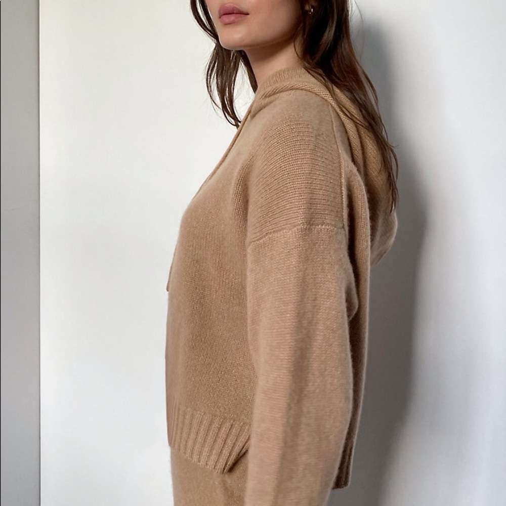 ✨Sold✨Aritzia The Group by Babaton Cashmere Hoodie - Picture 5 of 6